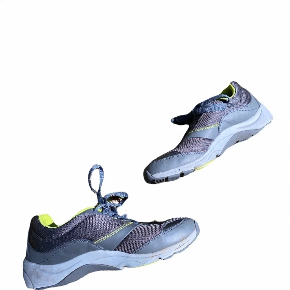 Vionic Kona size 8 1/2 1st Ray Technology tennis shoes